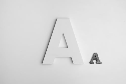アルファベットの"A"