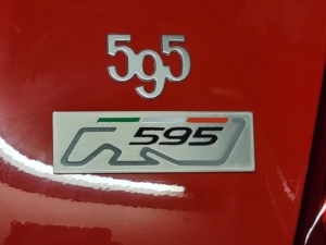 FIAT500に貼られた5色仕様のカッティングシート 拡大