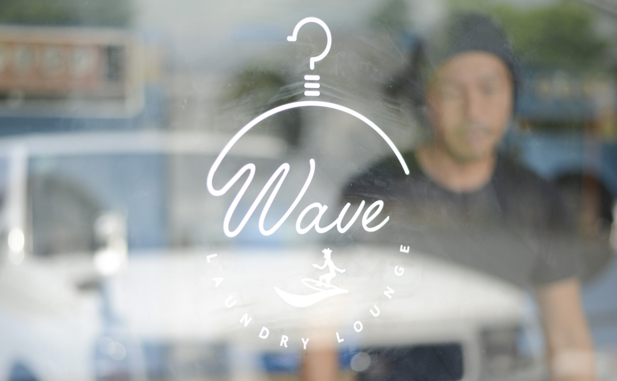 コインランドリーのディスプレイに使用されたカッティングシート