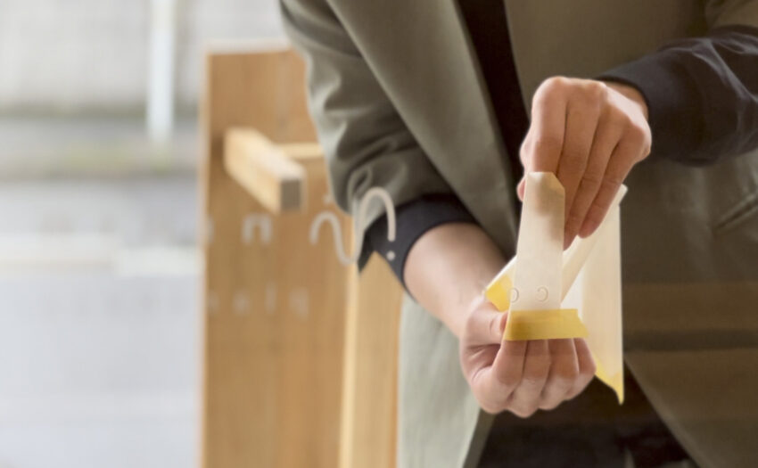 ウィンドウサインとしてカッティングシートをすれば一気に見栄えが良くなります