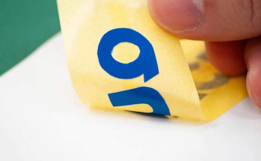 マスキングテープに転写して台紙から剥します