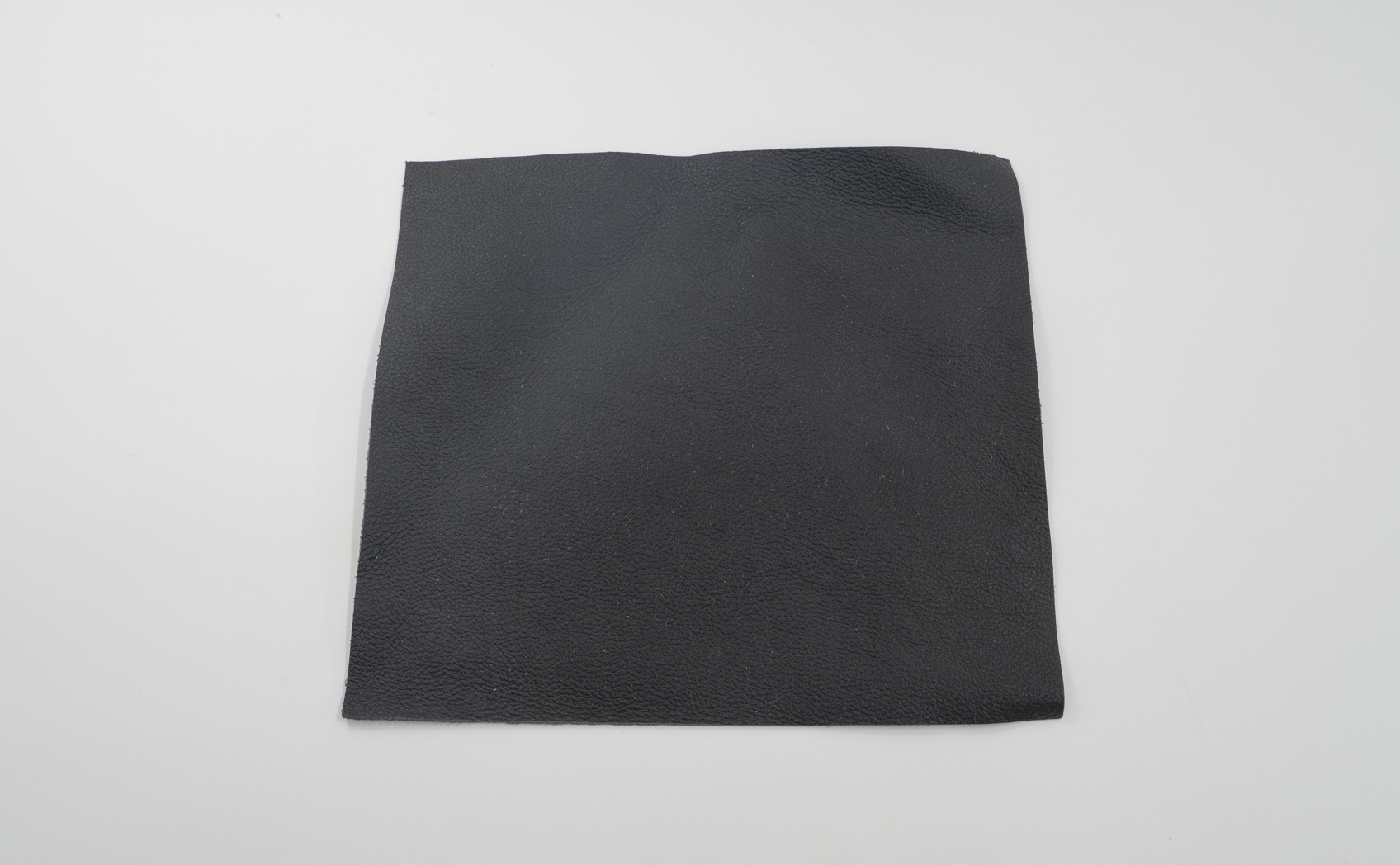 本皮にカッティングシートを貼る