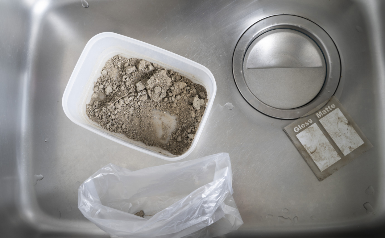 泥汚れの落ち方を光沢・マットで比較 土