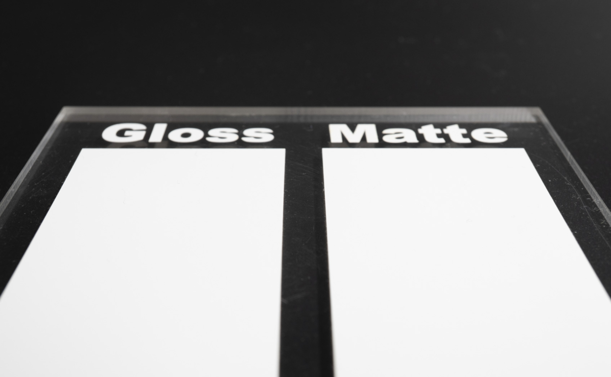 泥汚れの落ち方を光沢・マットで比較