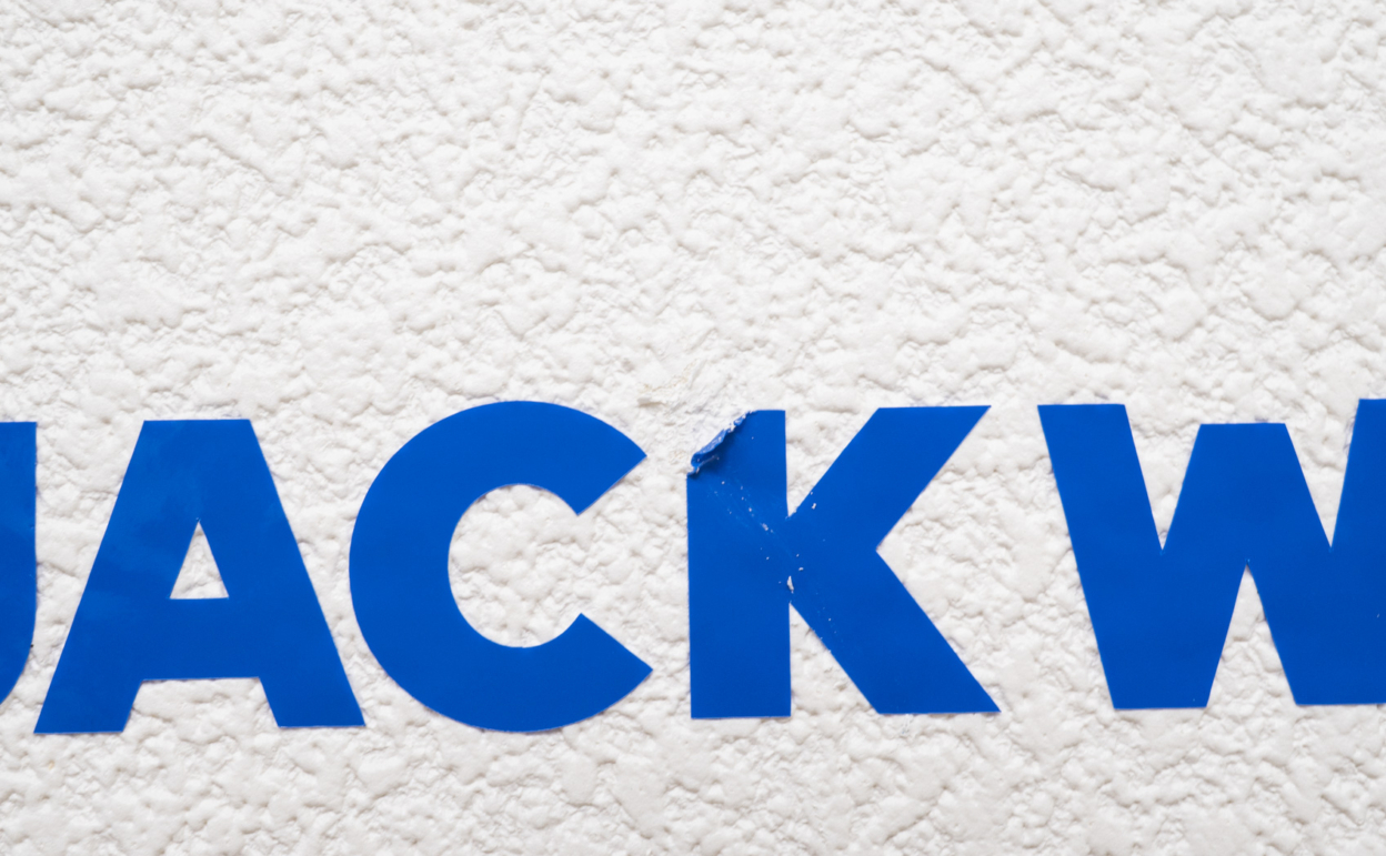 凹凸のある壁紙