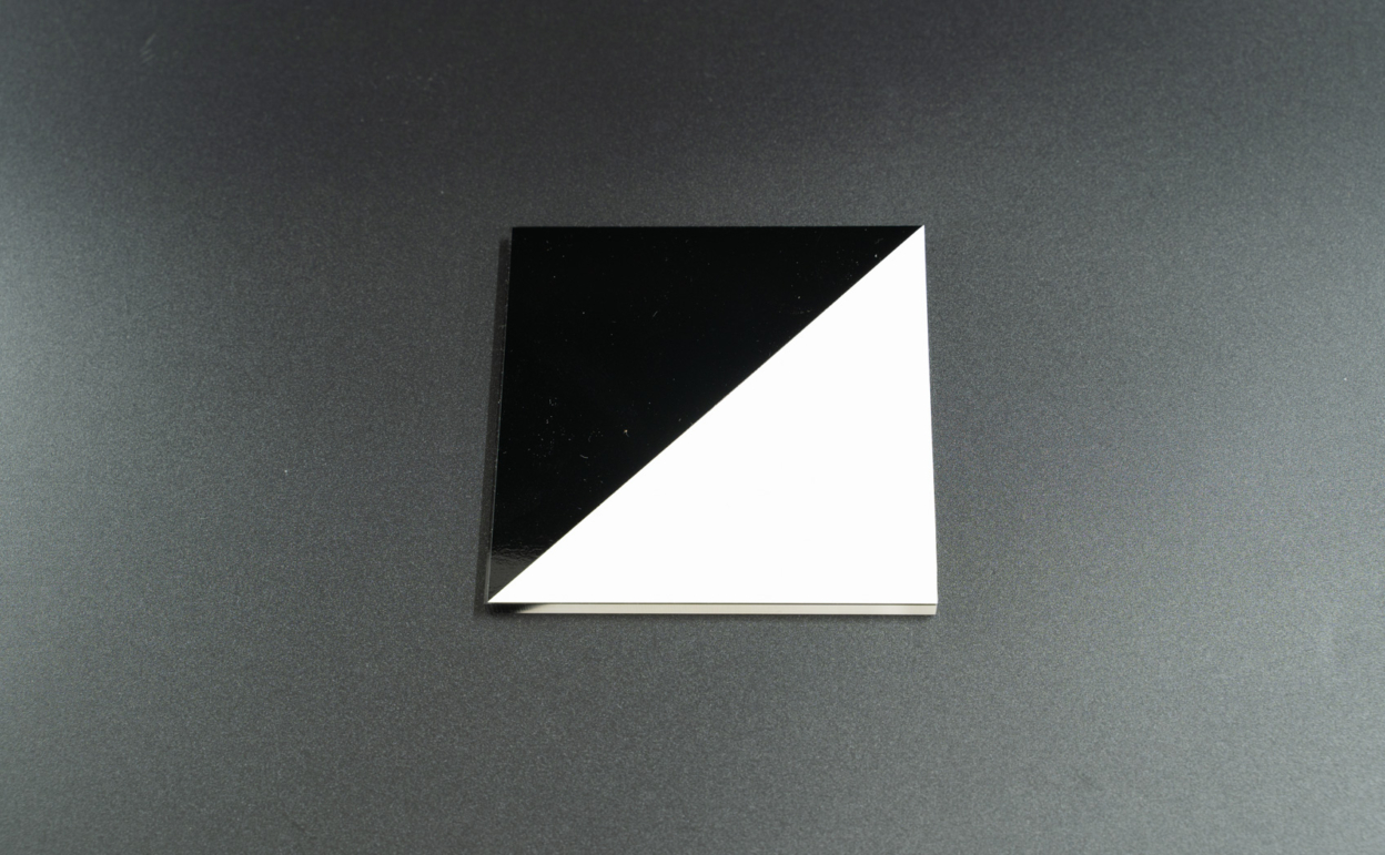 カッティングシートの背景色の透け