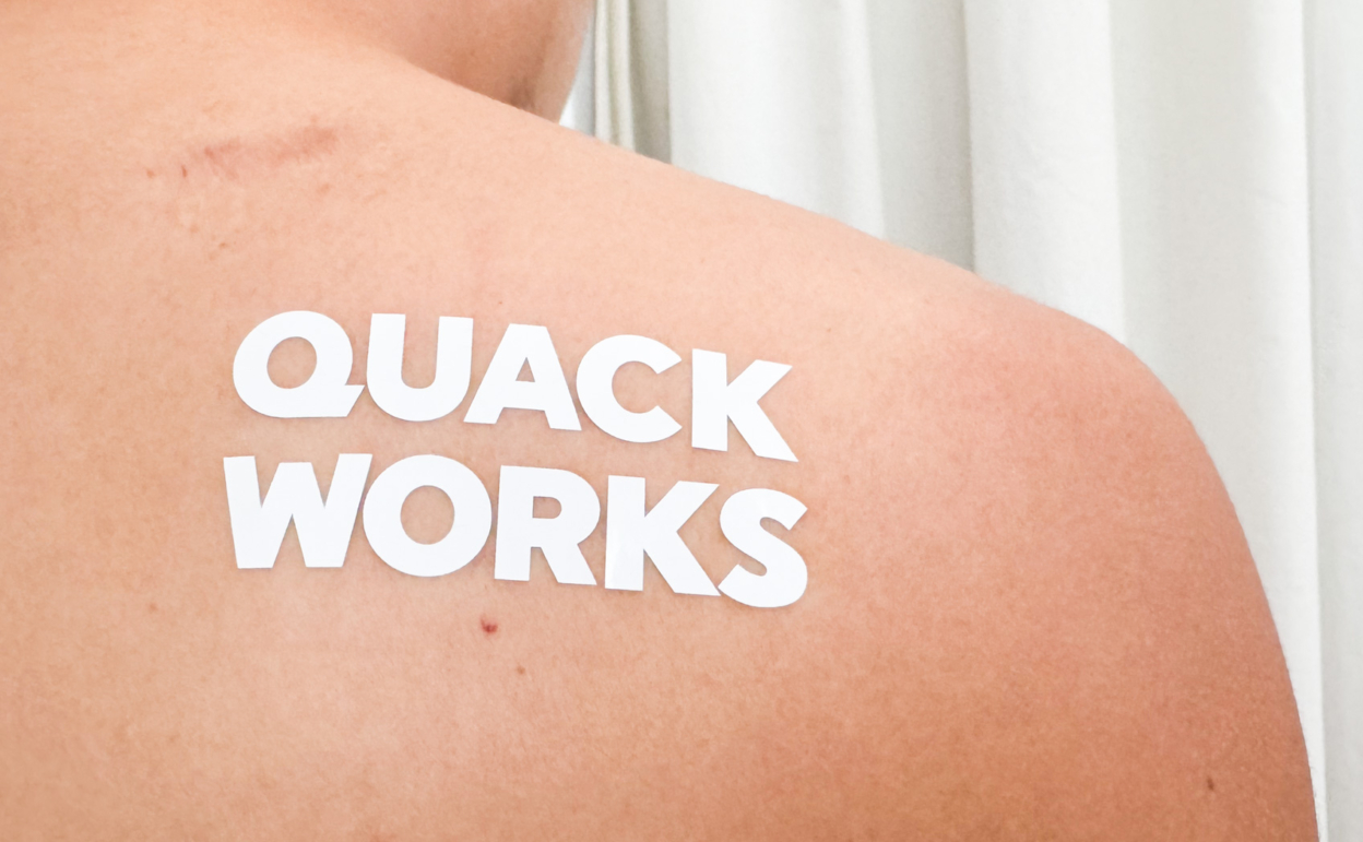 肌にカッティングシートは貼れるのか。そして日焼け跡はできるのかの実験