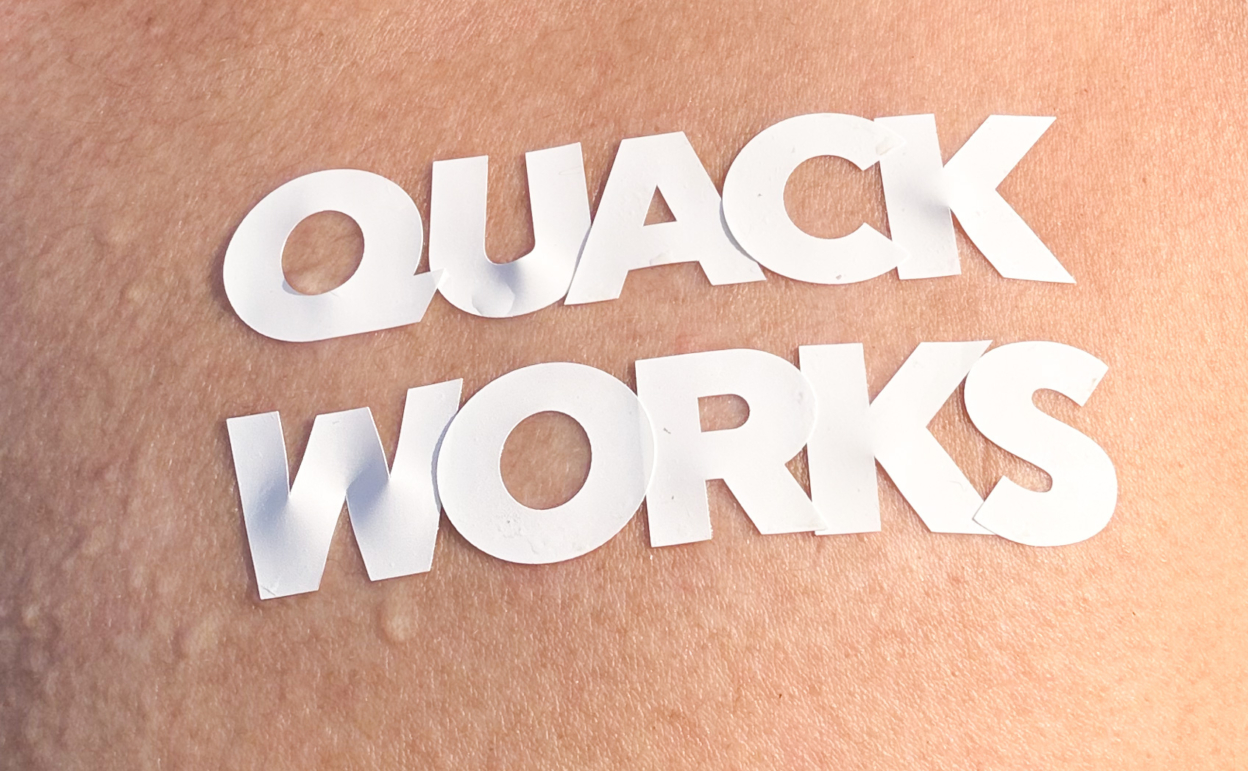 肌にカッティングシートは貼れるのか。そして日焼け跡はできるのかの実験