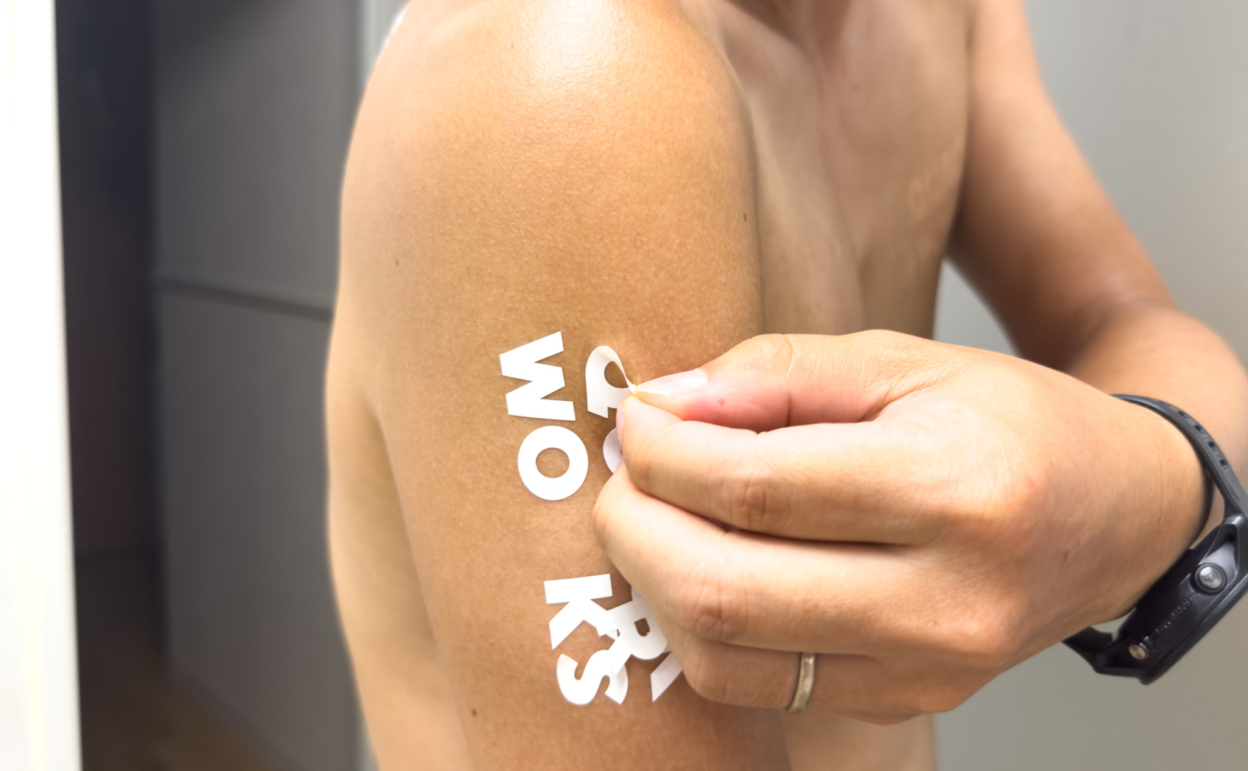 肌にカッティングシートは貼れるのか。そして日焼け跡はできるのかの実験